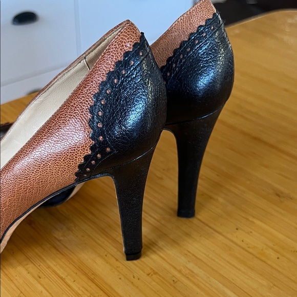 Kate Spade designer Black and Tan Peep Toe Heels made in Italy 7B - Picture 2 of 11